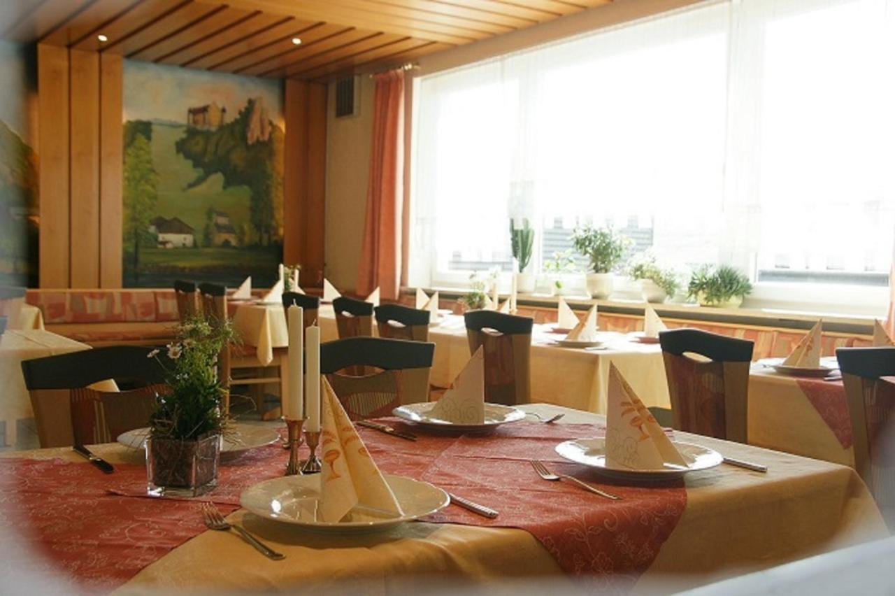 Landgasthof Zur Linde Riedenburg Exterior photo